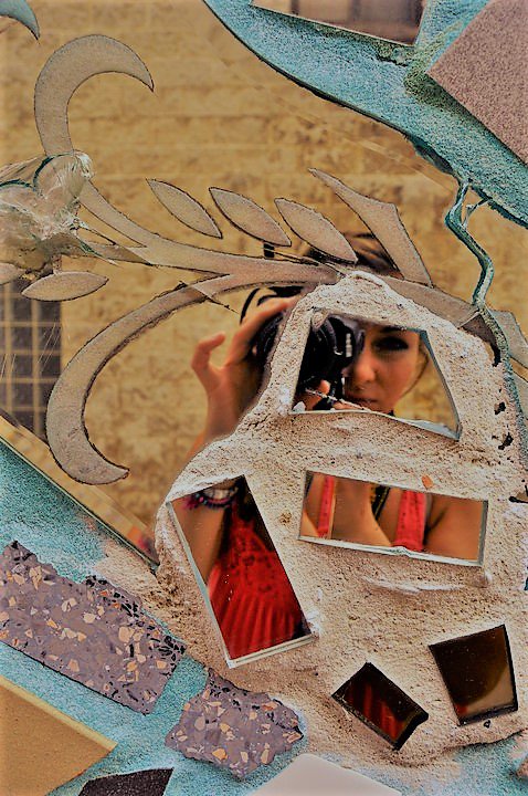LensGypsyPhoto's tweet photo. Check out our new blog post! Karalyn introduces herself and talks about photography, physics, and why traveling is in our human nature. https://t.co/vZzCMqP4wY