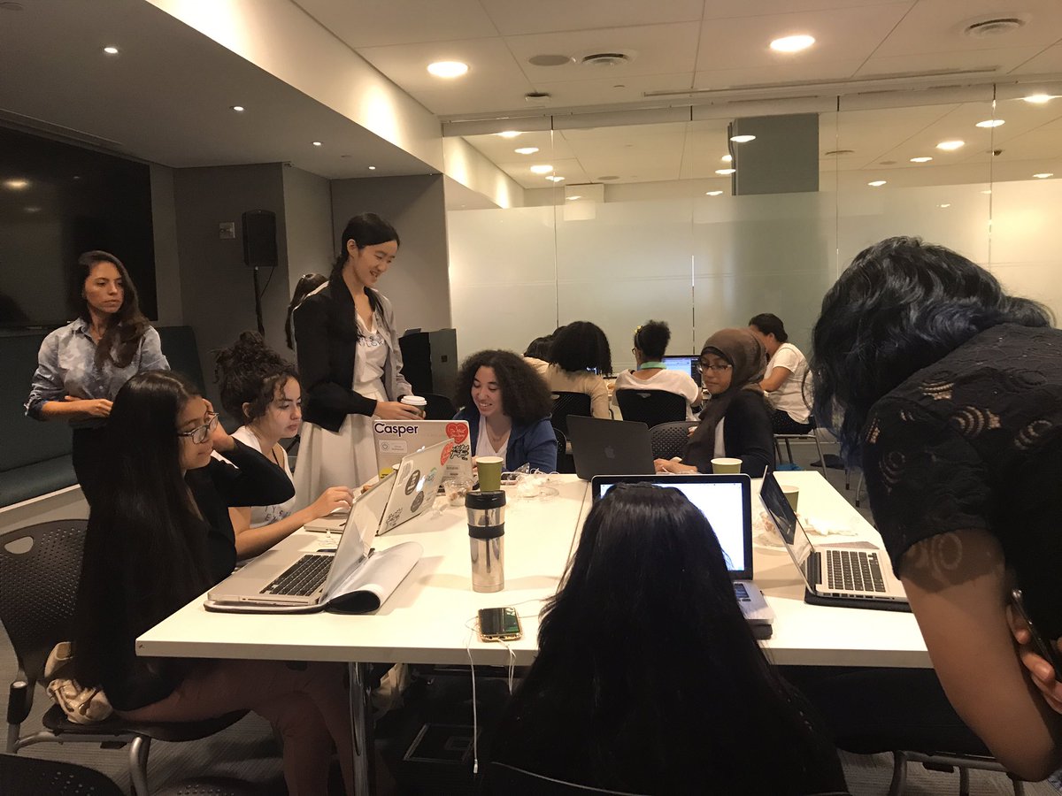 _TechExplorers_'s tweet image. Starting the day @AOL @verizon practicing our pitches! @YWLN1 #letgirlslearn #girlsintech #girlsinstem #codelikeagirl #likeagirl #girlpower