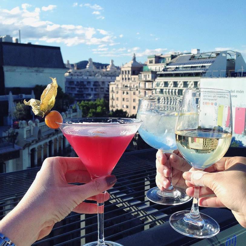Belvedere_UK's tweet photo. After work drinks on a Tuesday are acceptable in the summer, right? #BelveLife https://t.co/TgR6WMQfWO