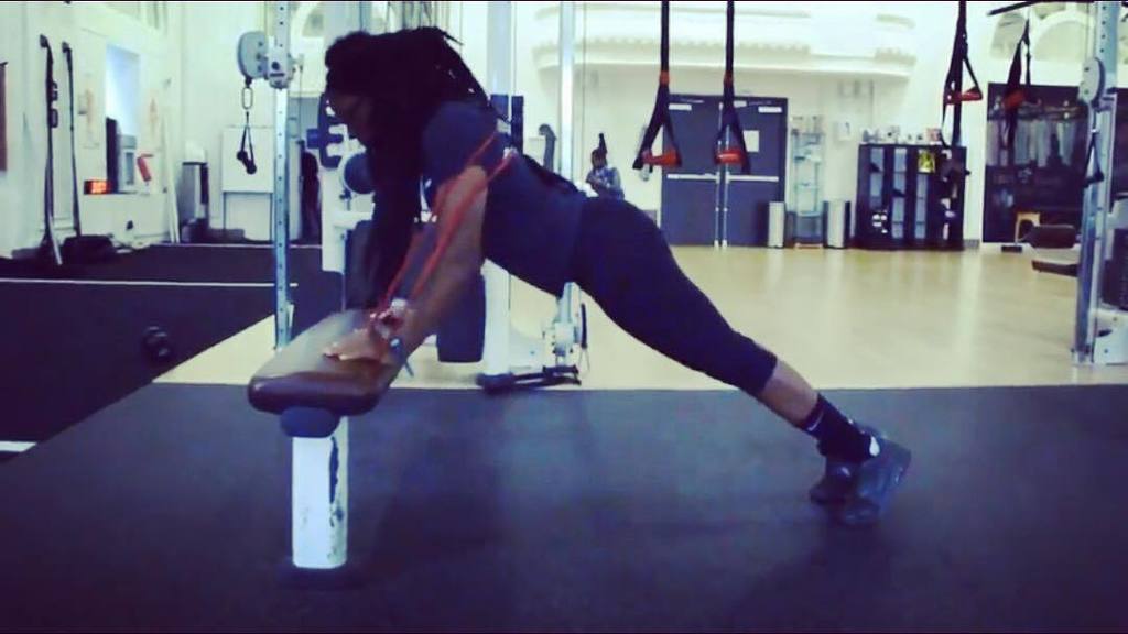 tbanksmultis's tweet image. Band resisted push up idea! More #TBfit exercise tips on the TBfit YouTube channel💪🏾 Check out one of the training… ift.tt/2vXo9vv