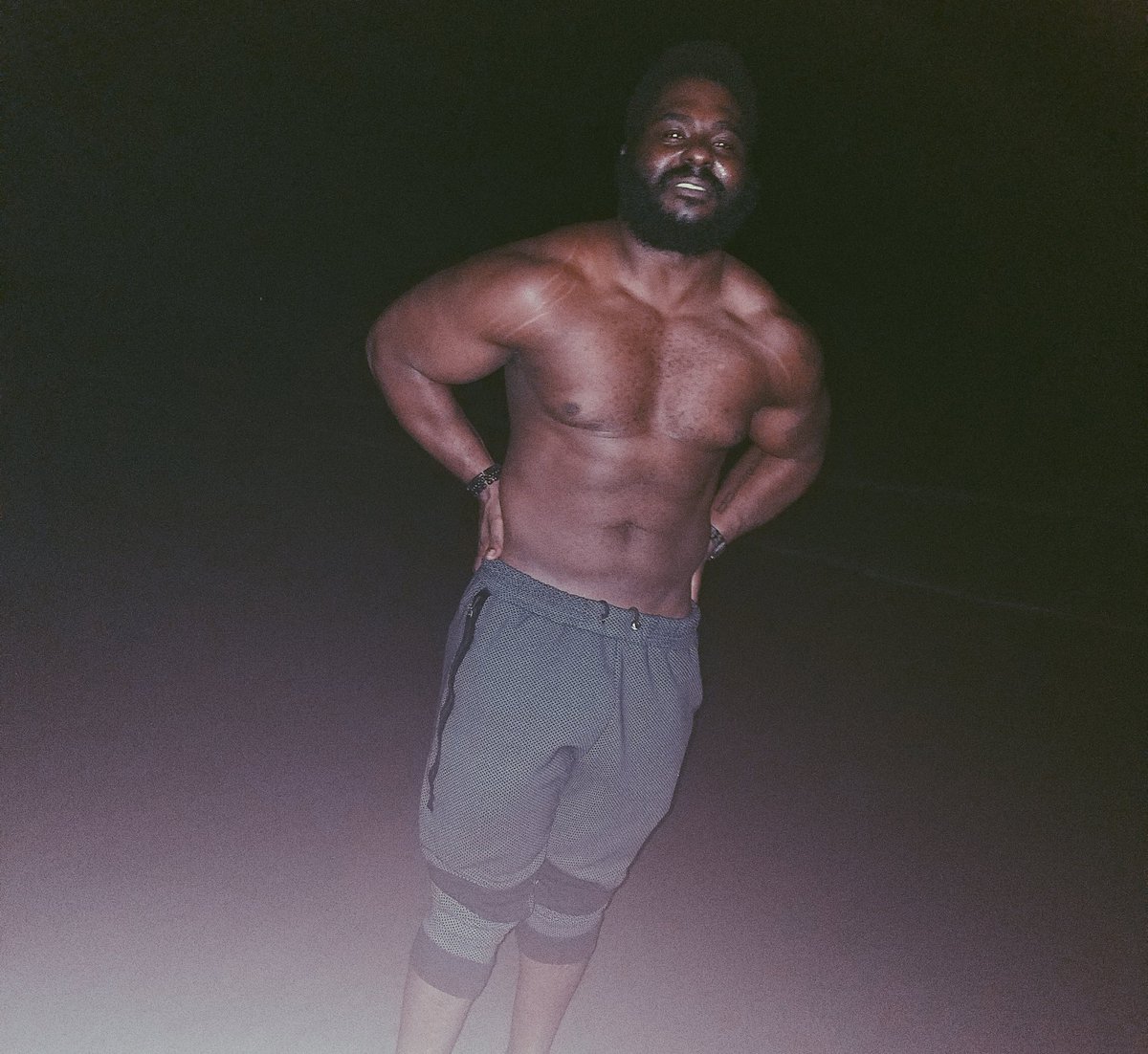 iAmDieselGod's tweet photo. #ThisIsntEvenMyFinalForm #Summer17 #Bodybuilding #DieselSeason #DieselGod #BeardedMuscle #ExcuseMyBack #EbonyAesthetics #FlexTillYoureFamous https://t.co/NMIZKPkz0m