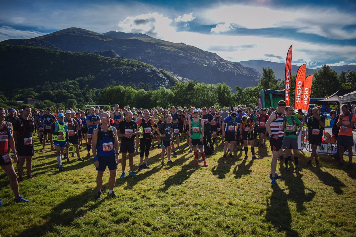 aahevents's tweet photo. A few images from the start line on Sunday - some concerned faces there... ⛰️⛰️⛰️ #trailgoals #60knext https://t.co/uGyzqYCPFd