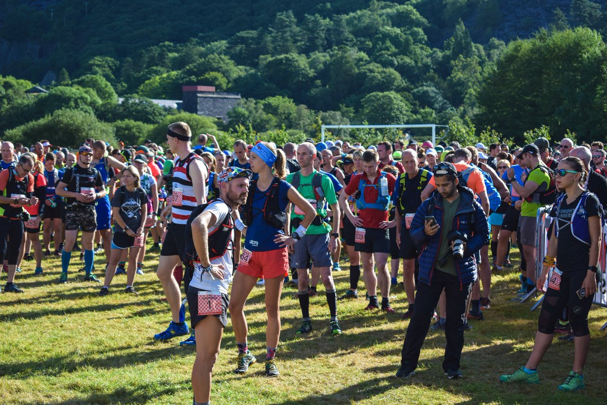 aahevents's tweet photo. A few images from the start line on Sunday - some concerned faces there... ⛰️⛰️⛰️ #trailgoals #60knext https://t.co/uGyzqYCPFd