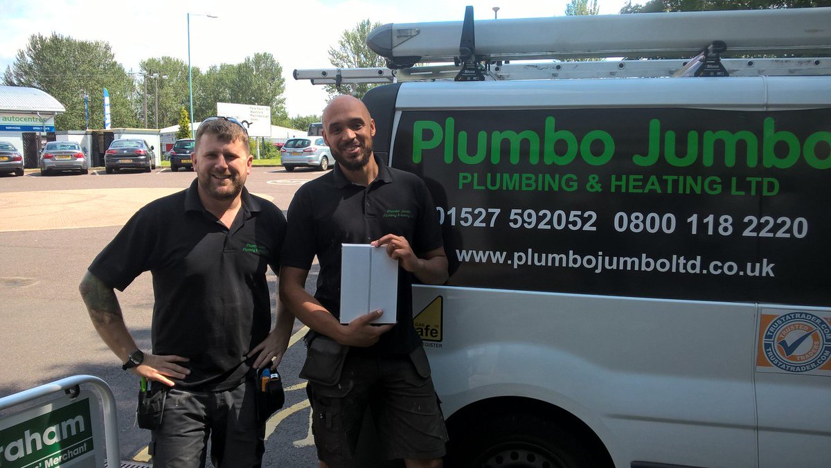 Graham_Merchant's tweet photo. Winner alert! Congrats Dominic and Luke Coffin on your brand spanking new iPad! π #Installer2017 #SmartPlumbers https://t.co/mmocbmheQt