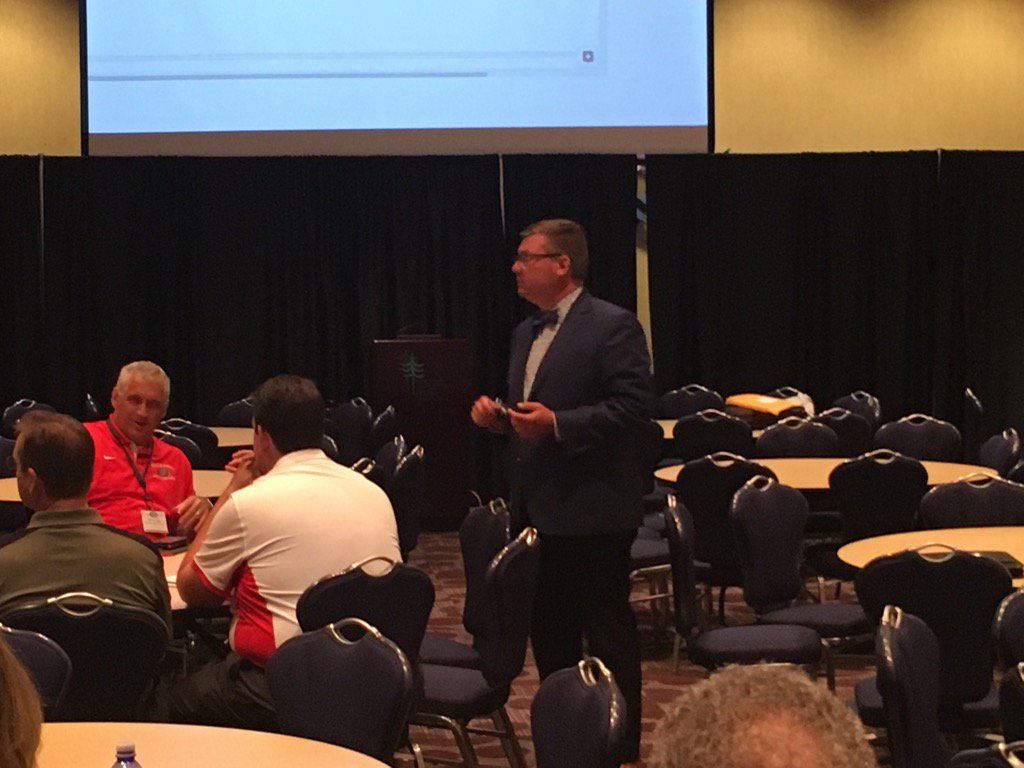 PasaSupts's tweet photo. Dr. Bill Ziegler facilitated an Edcamp at the Leadership Summit. #EdSummit2017 https://t.co/dkScc8pGGb