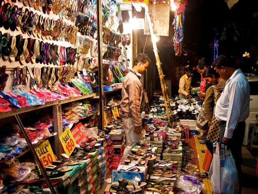 StretchPayit's tweet image. But Agra has a lot more than monuments. Take Sadar Bazaar for eg. Leather commodities here are some of the finest you get #agra #sadarbazaar