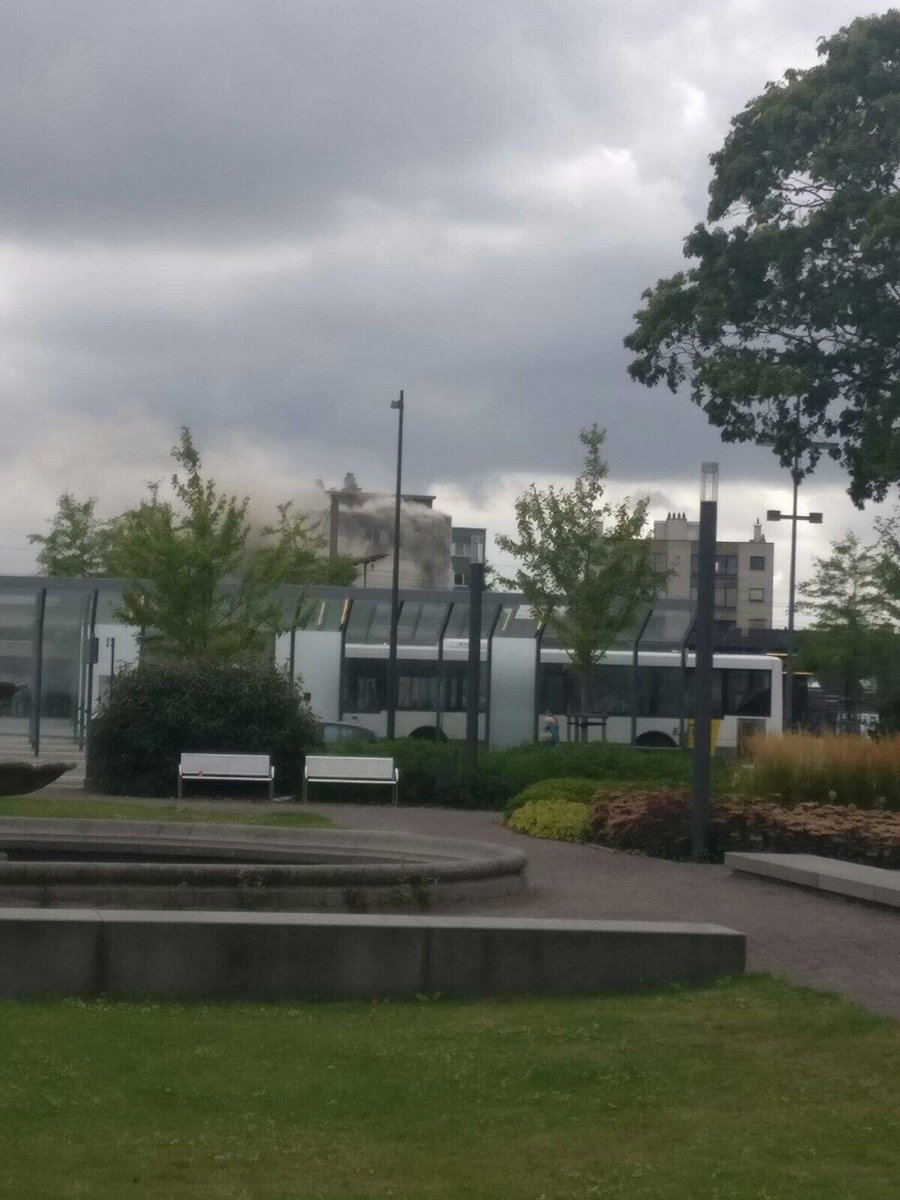 Eerste beeld van zware #brand in appartementsgebouw #ieper. Volgens eerste informatie worden bewoners geëvacueerd. Meer straks op #FocusWTV