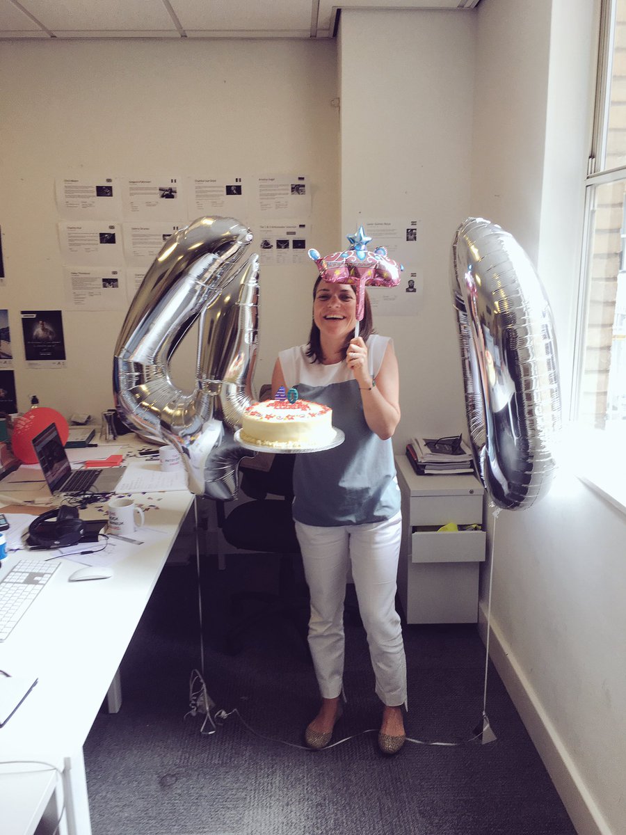 HelenFeighan's tweet photo. Hip Hip Horray to our @We_AreFearless Birthday Queen @LindseydeBeer 👑🍾 🎈 😘 #birthdaybitch #linda #anyexcuseforaballoon https://t.co/yEea5DUuBv