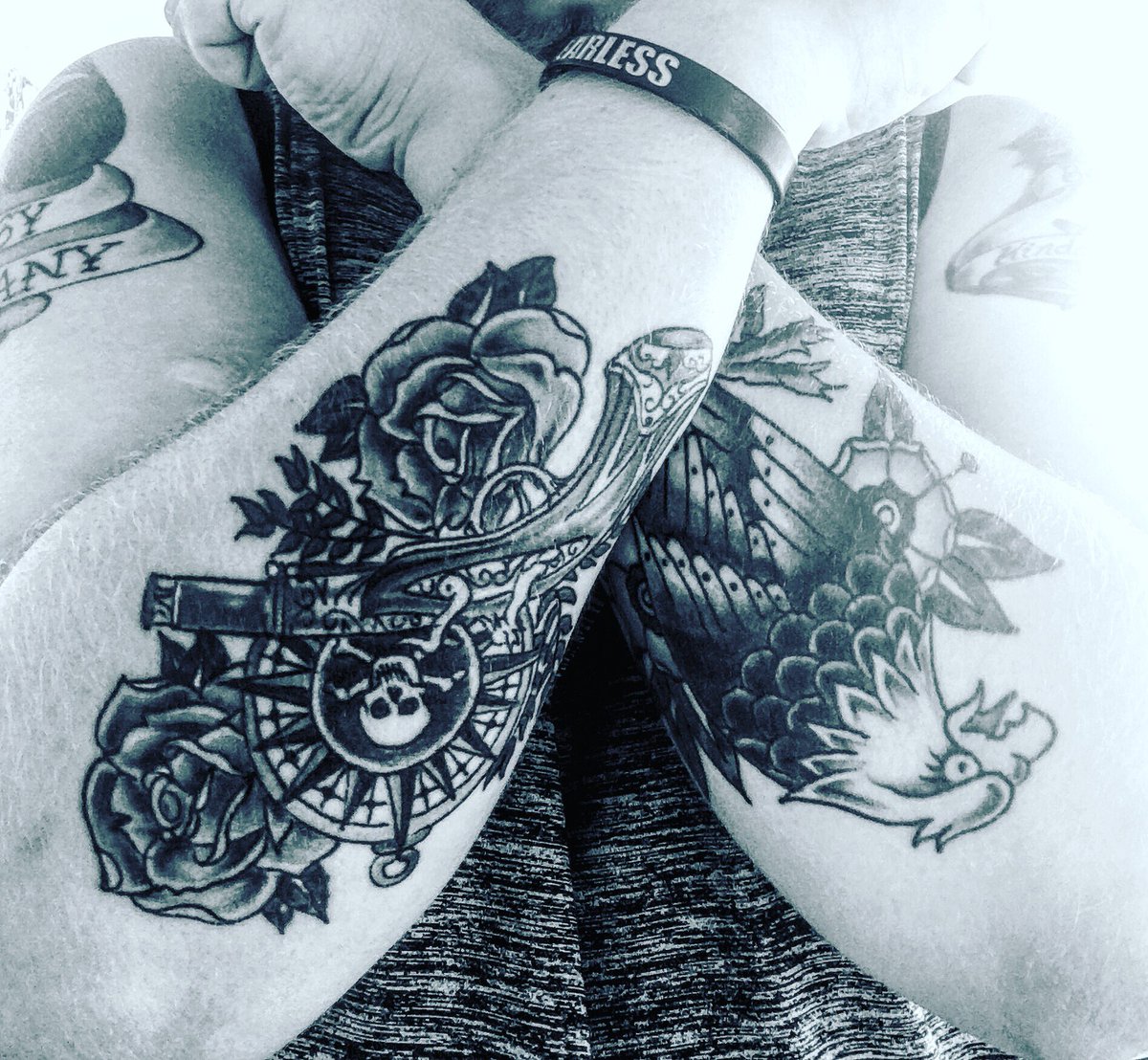 SchlinkeAlex's tweet photo. "In this skin, self expression forever sleeps." https://t.co/RFqAELFfBf