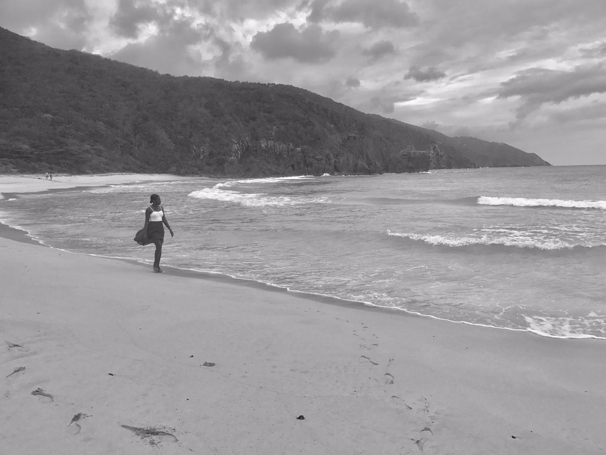 mitsy_simpson's tweet photo. Nature's Little Secrets #TravelTuesday #WritetoTravel  #secretcodebvibook https://t.co/Bq4FJd6QsC