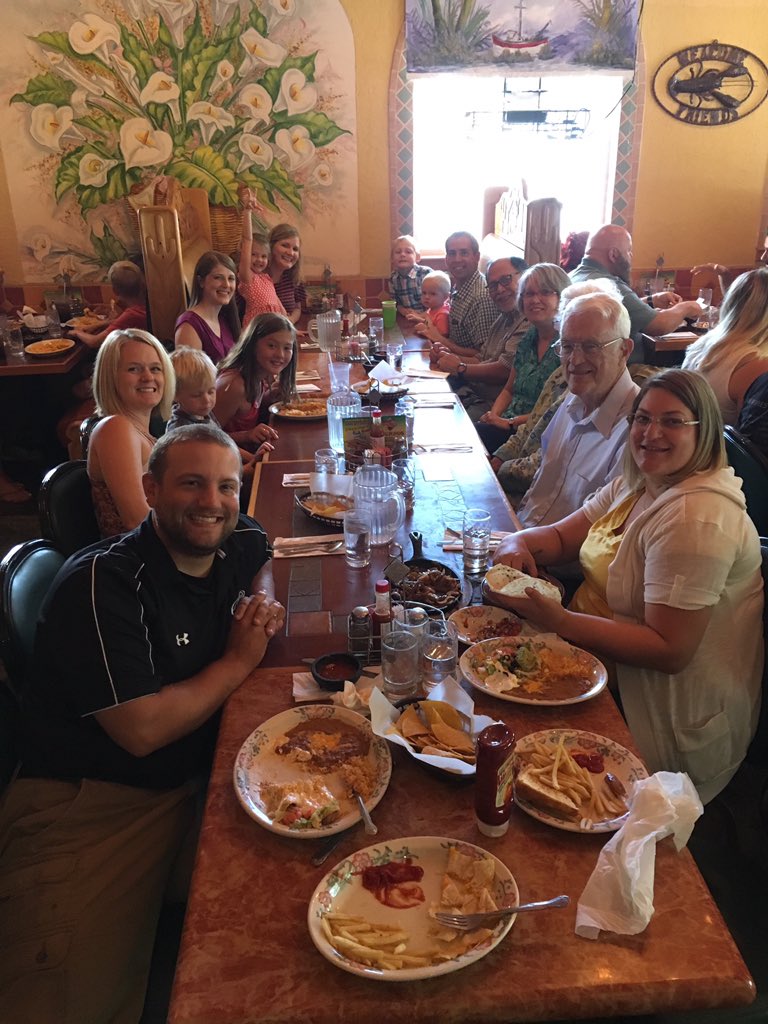 ffclakeland's tweet photo. What a wonderful turnout for our restaurant connect group! We had 30 people join us! We love to see everyone connect and do life together! https://t.co/tcCC92LB2T