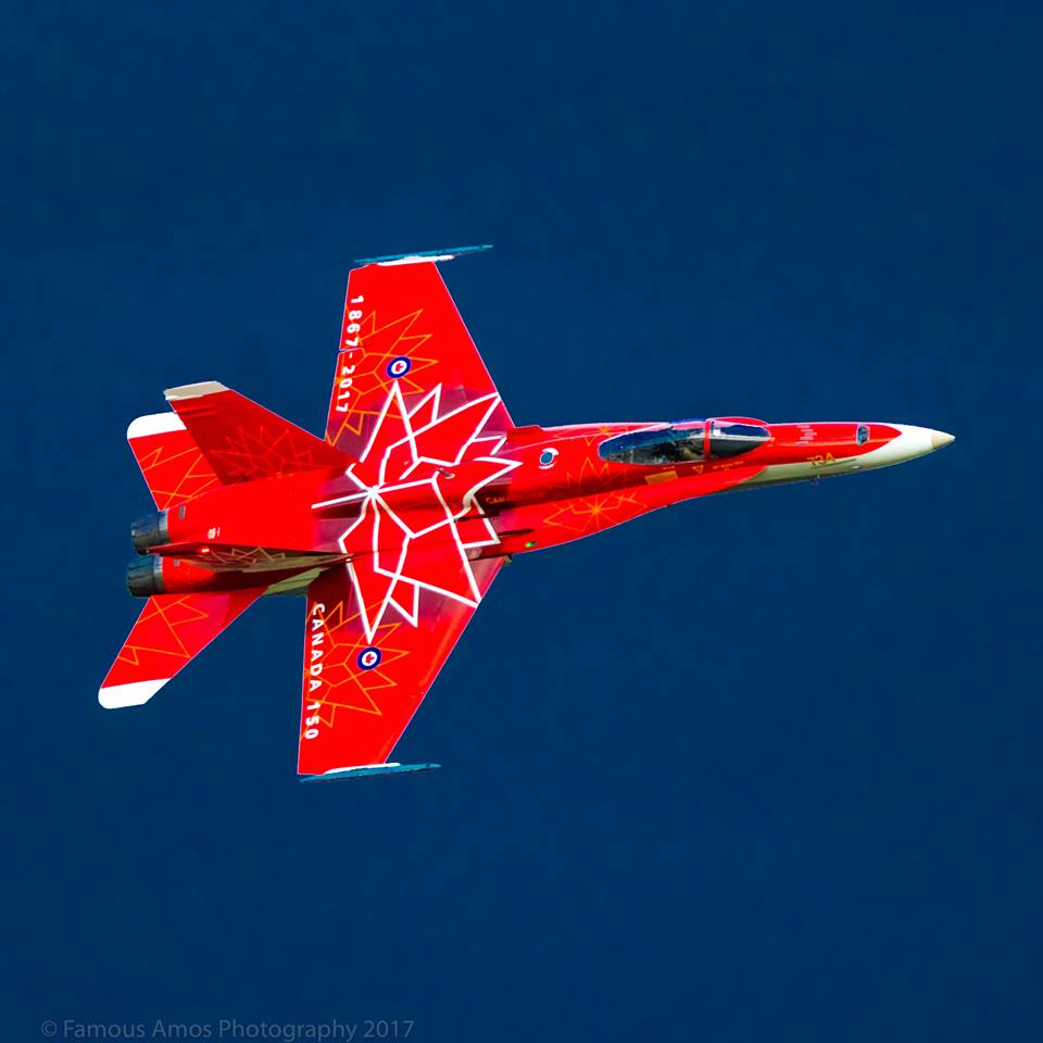 2/2 Some amazing photos from <a href="/FSJAirShow/">Fort St John Airshow</a> <a href="/CF18Demo/">CF-18 Demo Team</a> @CF18DemoMedia <a href="/MatthewKutryk/">Matt 'Glib' Kutryk</a>