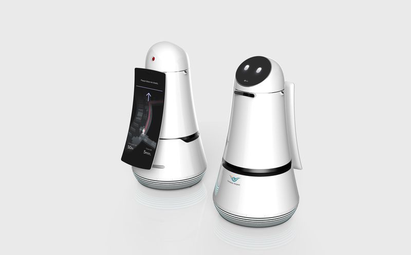 FrenchyConnect's tweet photo. Les robots ont pris d’assaut l’aéroport de Séoul https://t.co/pDYl6hyWX7 https://t.co/KL1zOCBObx