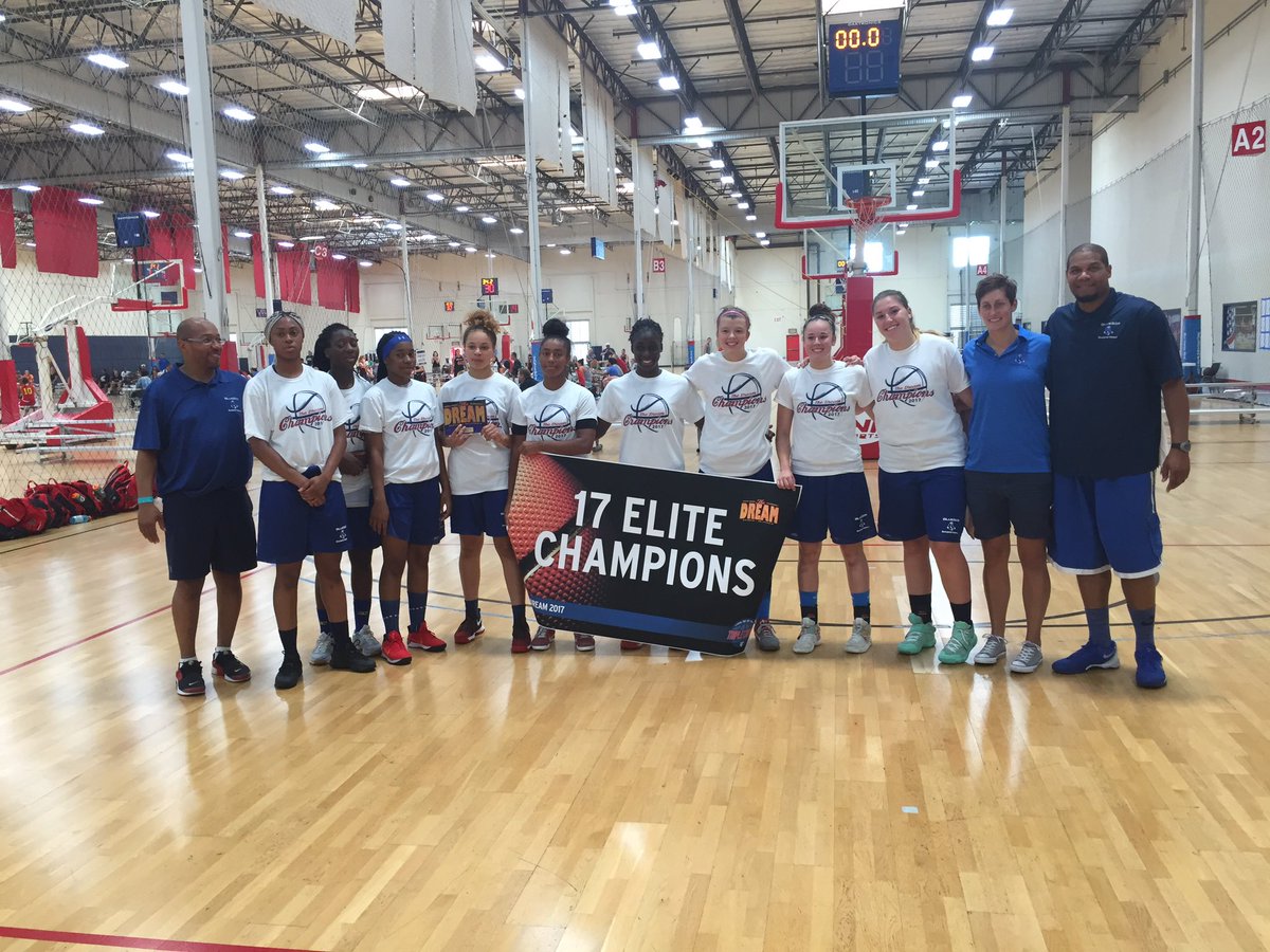 TCS_Hoops's tweet photo. Congrats to the BlueSox for taking the 17u elite division! #Triplecrownbasketball https://t.co/cgHnqpGH0e