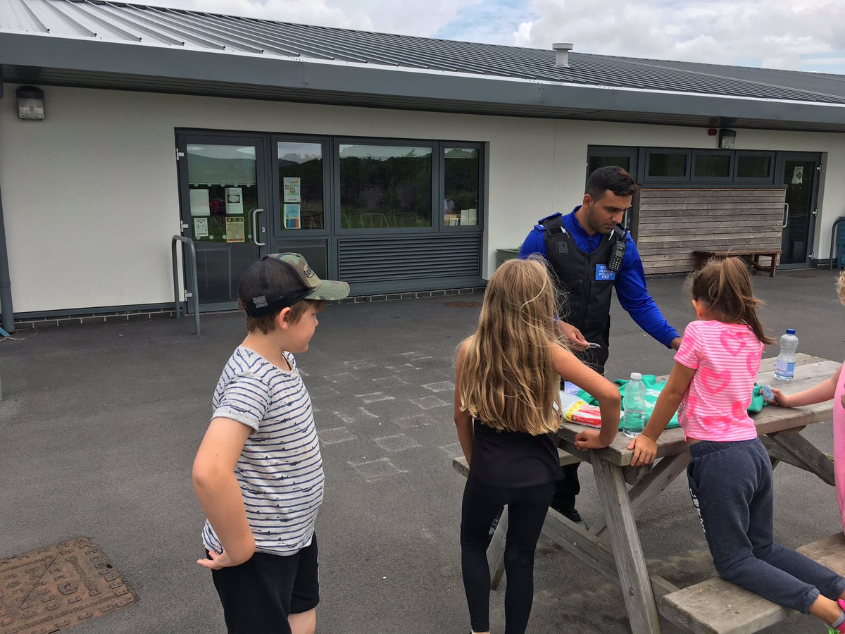 RawboneJ's tweet image. Great day today @YsgolGolwgYCwm for day 2 of #foodandfunwales. Some great activities &amp;amp; brilliant staff👍😀@PowysCC