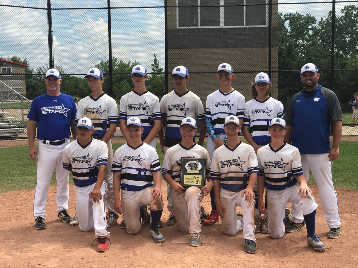 MiPrepStars's tweet image. MPS 15u CHAMPIONS of the 2017 Grand Rapids "River City Classic" !! 3 players with @Athalonz G-Force Cleats ! #USSSA  Way to go boys !!