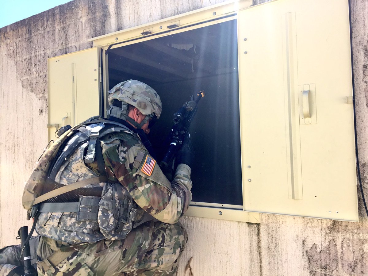 1_23_Comanche26's tweet photo. Window breaching with 1st squad 2nd platoon to clear through difficult urban objectives. @1_23IN_C6 #comanche #tomahawks #urban #training https://t.co/vfoW1F0co0