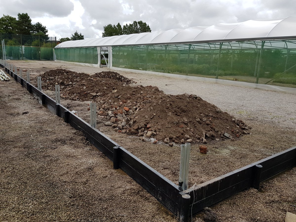PolytunnelSteve's tweet photo. Further expansion at @jajonesccuk #polytunnel https://t.co/0rUULoHpfw