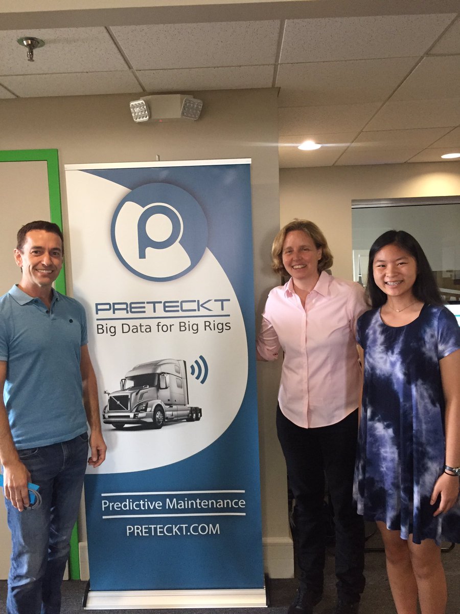 TechJobsTour's tweet photo. This young lady learned to code at  @_CodeCrew, became an intern &amp; is now a data scientist for @Preteckt...at 16! Whaaat?! #femtech #memtech https://t.co/lHF96QNtNJ