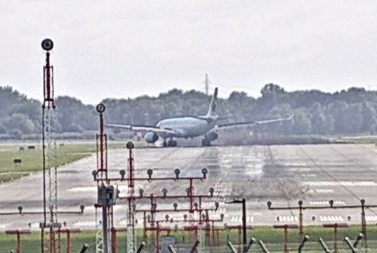 AirportWebcams's tweet photo. Air Canada #AC833 Brussels-Montreal (A330 C-GFAF) just in to YUL 4h30 late due to a medical diversion to Keflavik - https://t.co/xM9A2FEYlN https://t.co/aLNV9Ykb0i