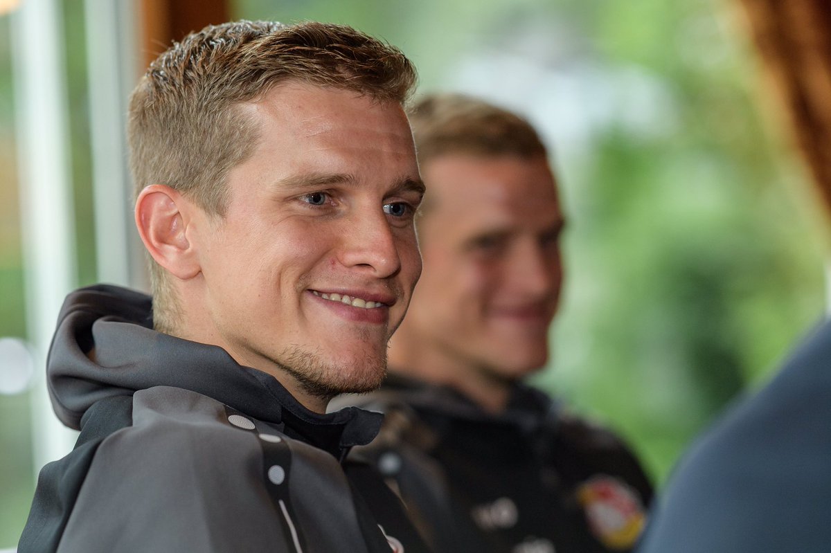 bayer04fussball's tweet photo. 😃😃 Die #Benders
#B04inAustria 🇦🇹 https://t.co/aZ1XUfem7C