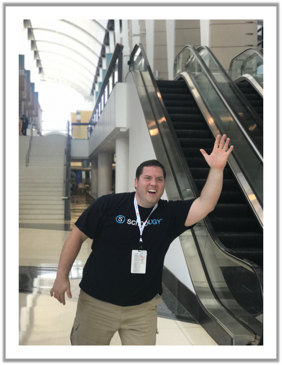 onestrongmeeple's tweet photo. Level 2.5 Greeter #Idontbite #livingthedream https://t.co/drcwQNIV95
