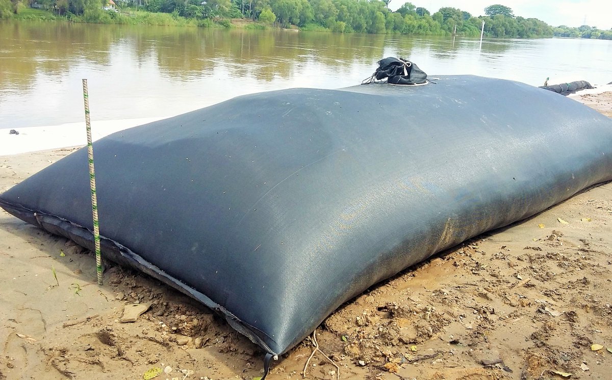 Maccaferri_MX's tweet photo. Filled with #sand, our #MacTube is a highly #durable and #costeffective #erosion solution for the #Grijalva river: https://t.co/RcFB1Se7YM https://t.co/GDAPNFXbHO