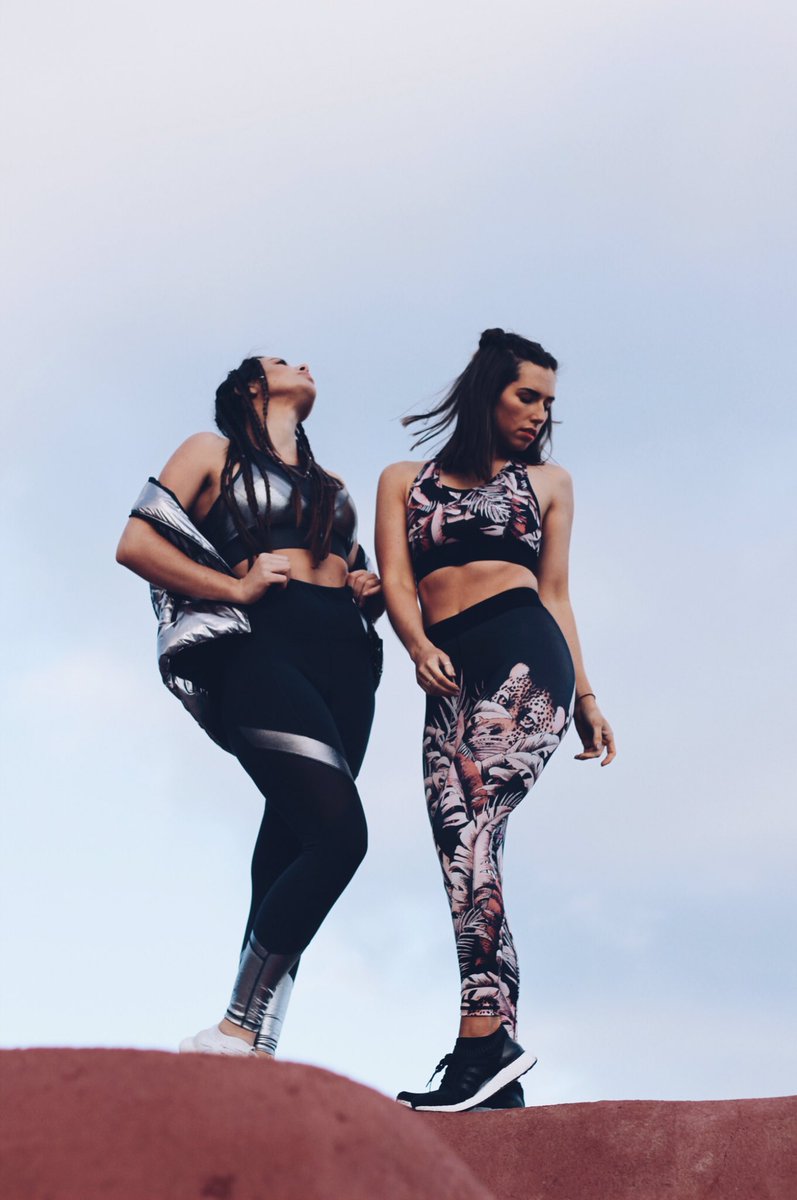 When a metallic Martian &amp; a tropical Amazonian met on the moon <a href="/cottononbody/">Cotton On Body</a> !!👽🌺🌒
#hishinehitech #fitfashion #activewear