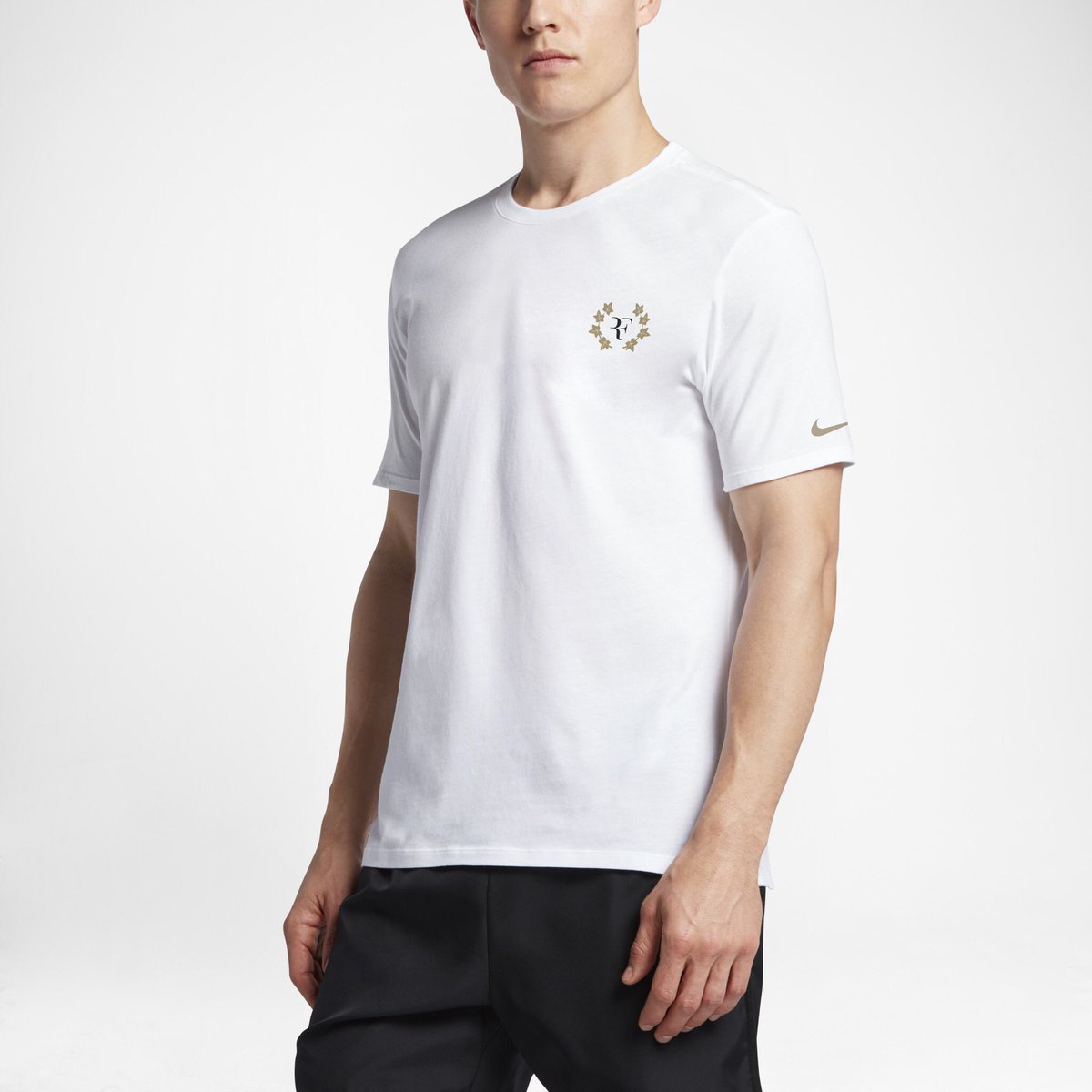 FedererFan07's tweet photo. Hi @Nike @NikeSupport @nikestore, Many are asking about #Federer19 t-shirt availability in the US. @NikeCourt has been AWOL. Can you help? https://t.co/Y1GB65zUIo