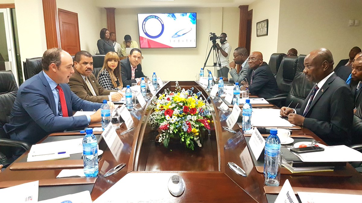 IndotelRD's tweet photo. Ahora se desarrolla la reunión entre ambos entes reguladores en políticas de Telecomunicaciones de la República Dominicana y Haití. https://t.co/e5bxYVg4Iw