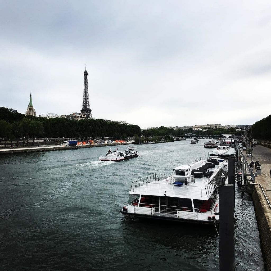 shuzuiyukinobu's tweet photo. アンバリッド橋から眺めるエッフェル塔 #pontdesinvalides #toureiffel #paris #アンバリッド橋 #エッフェル塔 #パリ https://t.co/f6vT1Pb6mf