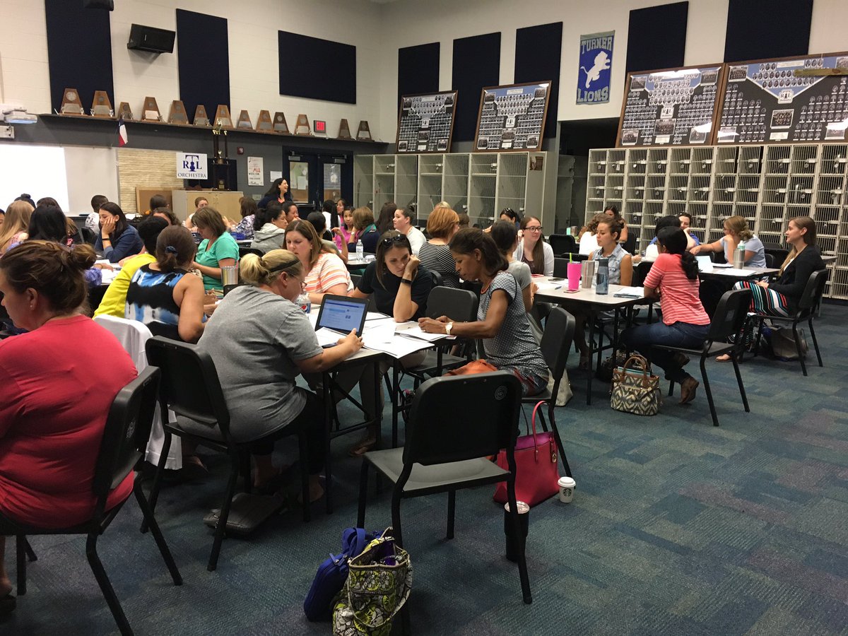 sabrinagarza95's tweet photo. Differentiation in math isn't time-consuming/ just subtle changes in the lesson!  Another great session! #LMAM2017 https://t.co/073ROYIjnW