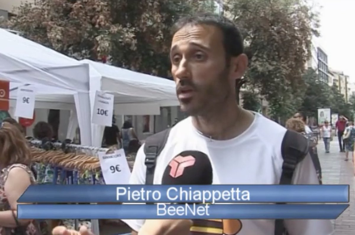 BeeNetNews's tweet photo. @BeeNetNews va ser al #forastocks de #terrassa @ajterrassa explicant el funcionament de la seva aplicació per facilitar el comerç https://t.co/APF2EJej9Y