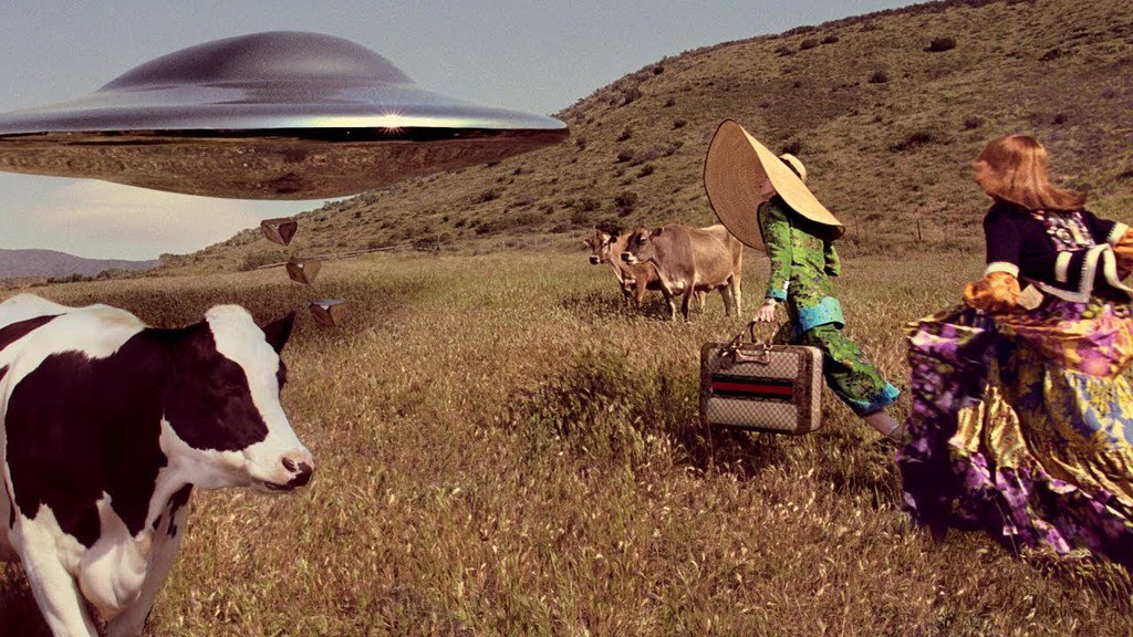 vintlogic's tweet photo. Amazing sci-fi-inspired Gucci Fall/Winter 2017 preview! https://t.co/0LD5K9d9H0 https://t.co/JMhGhx5dXl