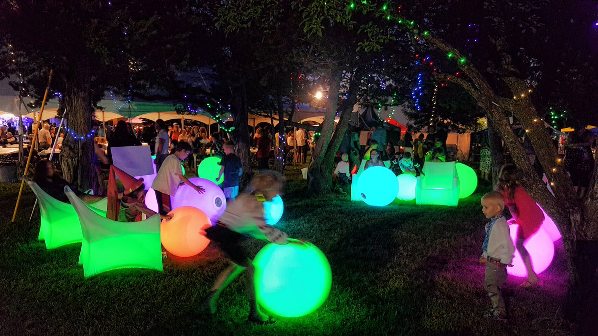 PaTrishaParsons's tweet photo. #Ottawa2017 #Ukraine2017 #Canada150 Pop-Up events - this one a HUGE hit at the Ukrainian Festival. https://t.co/NYva9C7BPc