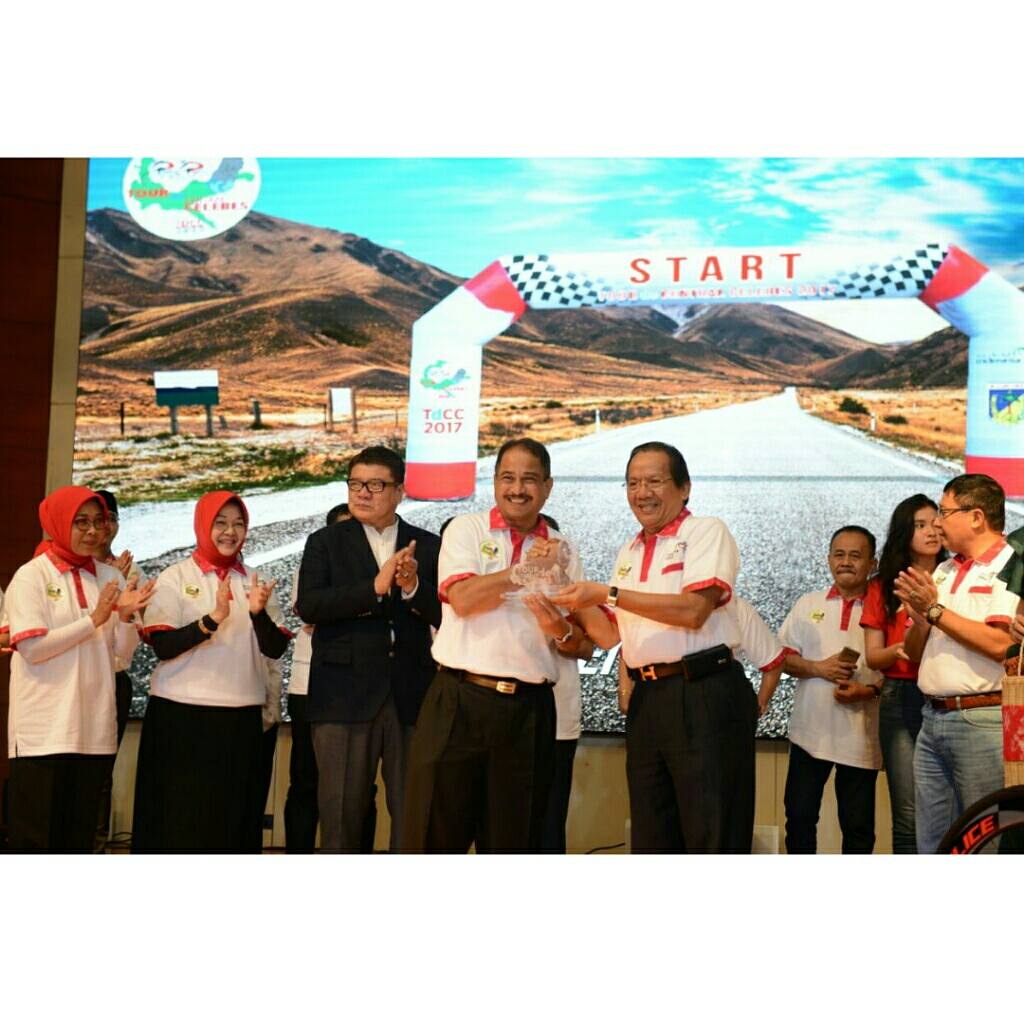 KemenPariwisata's tweet image. #PesonaTDCentralCelebes Menpar @ir.ariefyahya secara resmi meluncurkan Tour de Central Celebes 2017 di Balairung  fb.me/6WTCY7fYu