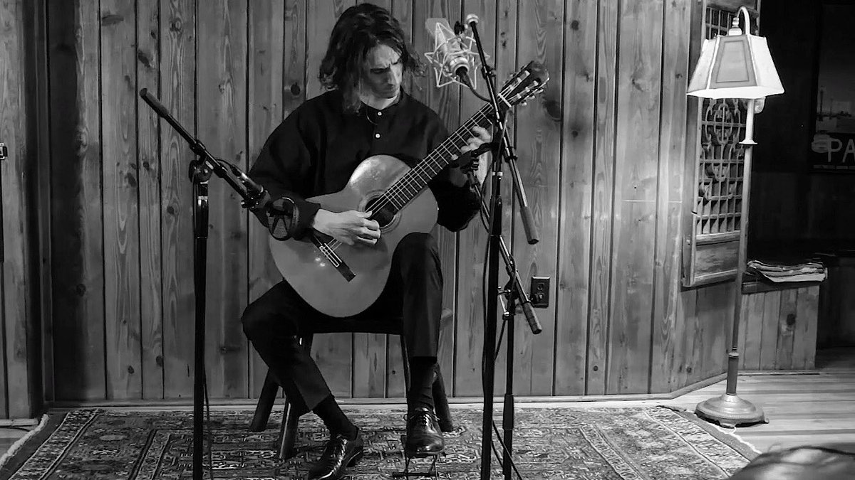 Solomonsilber's tweet photo. #newmusic from @elmcityrecords #guitar #bach . Live from the Speakeasy. #comingsoon #ClassicalMusic #classicalguitar https://t.co/MsUWQ4ty1F