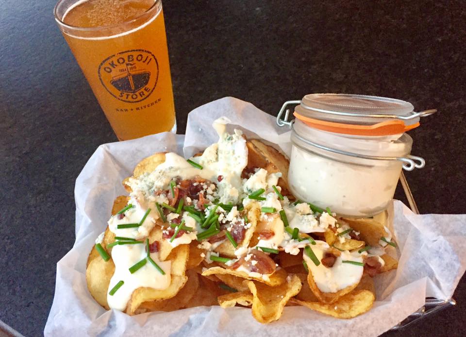 Tuesdays are hard... meet me for some drinks &amp; apps after work? #makeastorerun