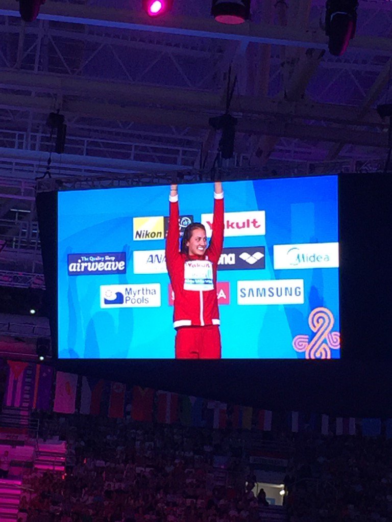 linda_kiefer's tweet photo. @SpeedoCanada @BioSteelSports @Varsity_Blues @MeehanJason #worlds and step three world champion and world record 😊 https://t.co/5dG52t6Ph4