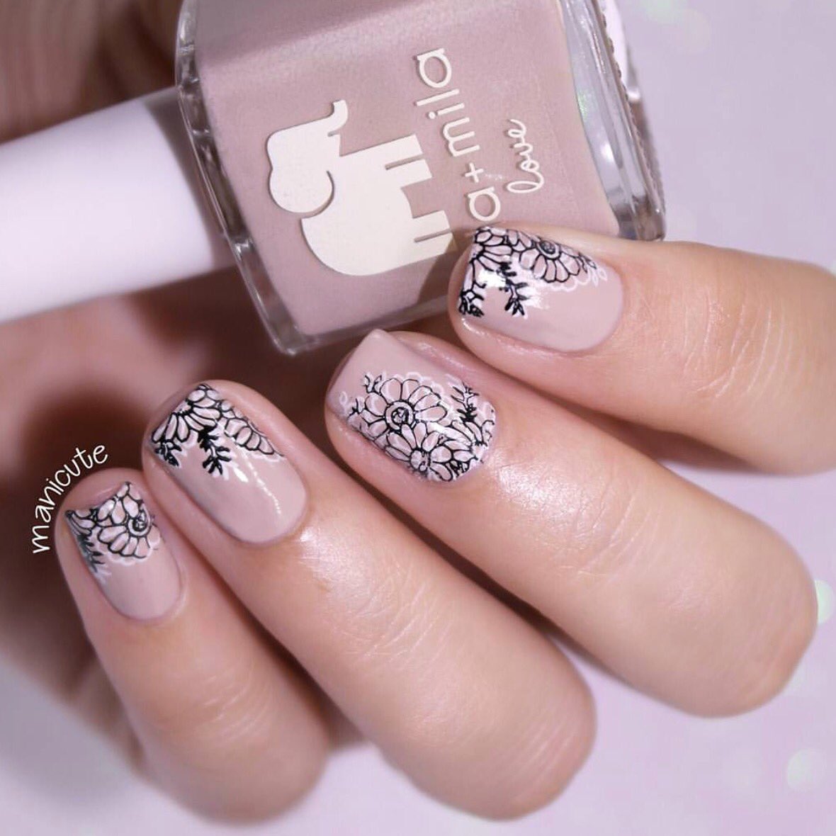 ellamila's tweet photo. {pour the bubbly} beautiful mani by @manicutenails. 💕💕
#ellamila #ellamilapolish https://t.co/e8lJyaQHz3