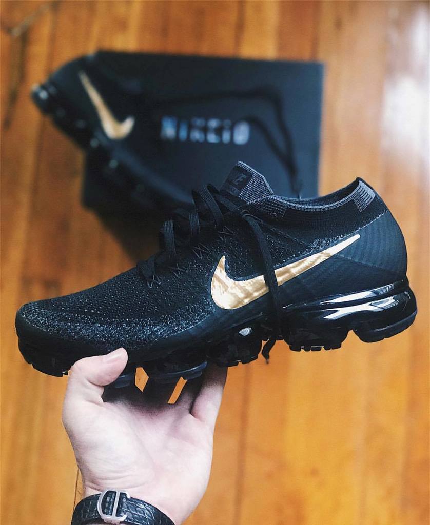 kicksonfire's tweet photo. Black &amp; Gold is always a winning combination.
#kicksonfire 📷@austinscotti https://t.co/djEjTkhPMw