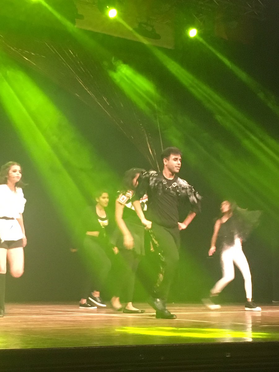 suku06's tweet photo. Still reeling from the sheer awesomeness at the @Strut_Dance #DatewithDance. @bhaavgandhi you are a star and this is only the beginning ππ https://t.co/19s770VHyc