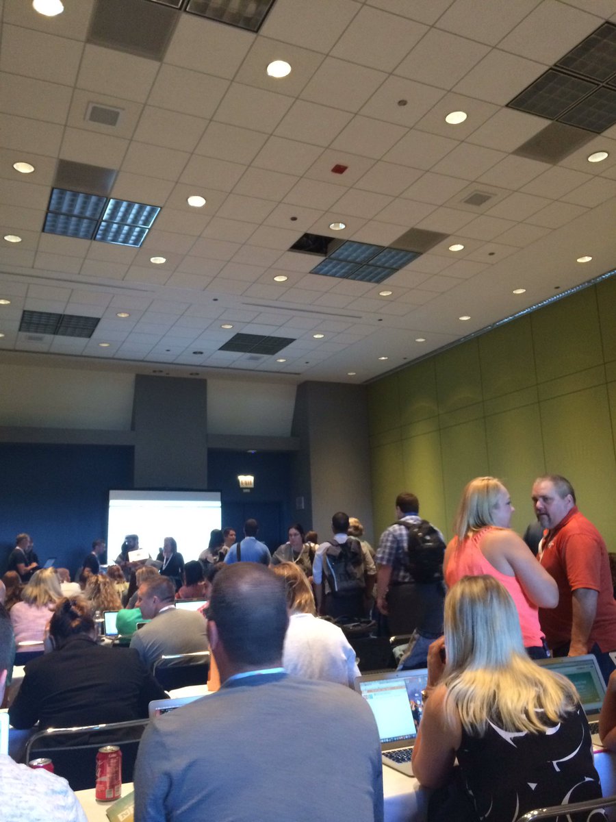 RNelson_23's tweet photo. Standing Room Only in 6 ways to Hack! #schoologyNEXT https://t.co/cPf3neSWCJ