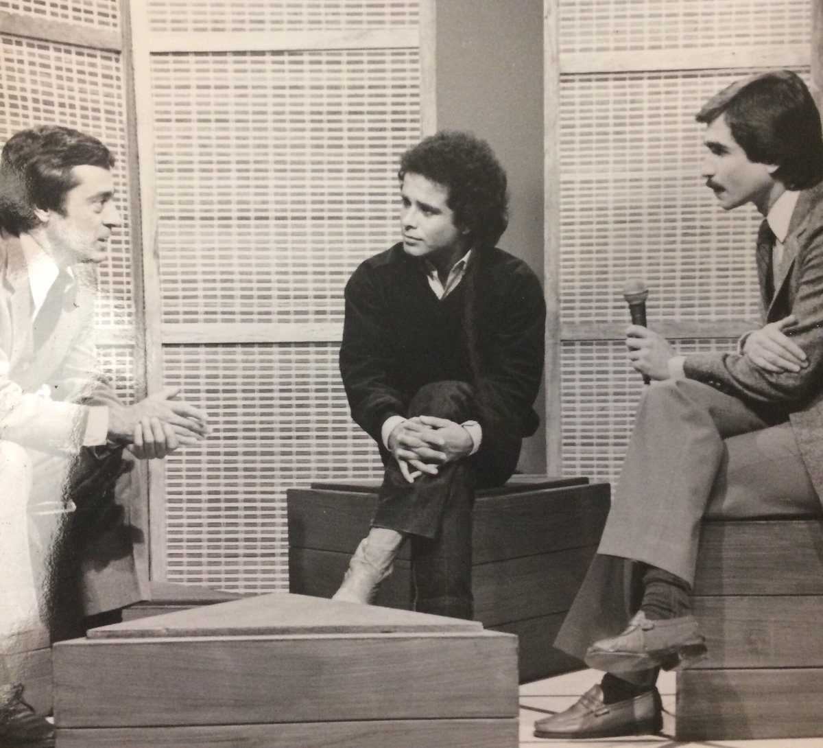 RECTV13's tweet photo. Recuerdo de #PabloHuneeus, #FernandoUbiergo y el conductor #AlexZisis en #Teleduc 1981 ☺️ https://t.co/D6iIeQGY6B