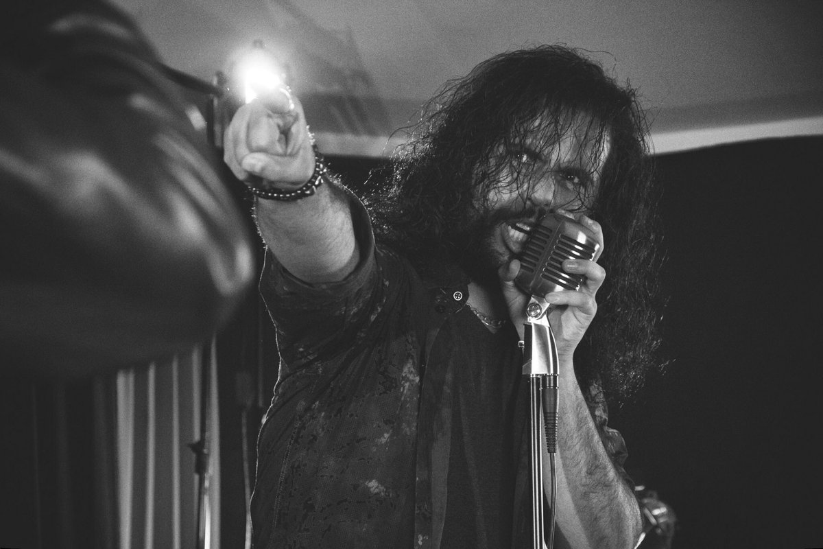 JuliansFire's tweet photo. Haz todo con pasión #RockLiving https://t.co/5QkxiJTvzG