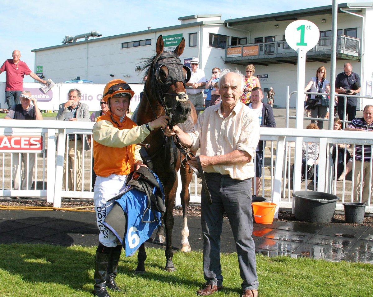 FfosLasRC's tweet photo. YOUR GIFTED wins race 7. Second winner today for jockey @TomMarquand, trained by @LWStables https://t.co/KPoDxtfmHD