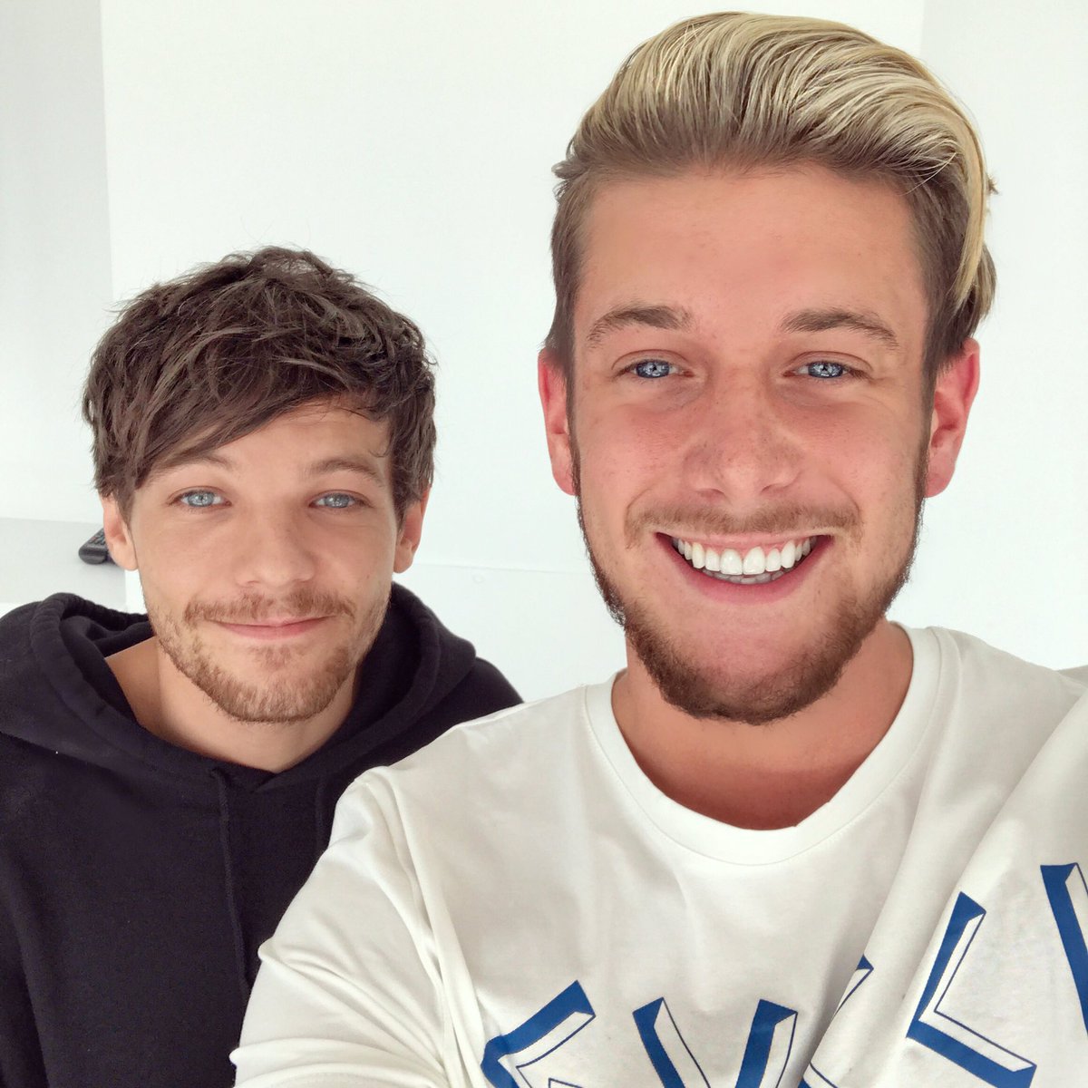 MrDylanEvans's tweet image. So good meeting @Louis_Tomlinson today! 😆🙌🏼