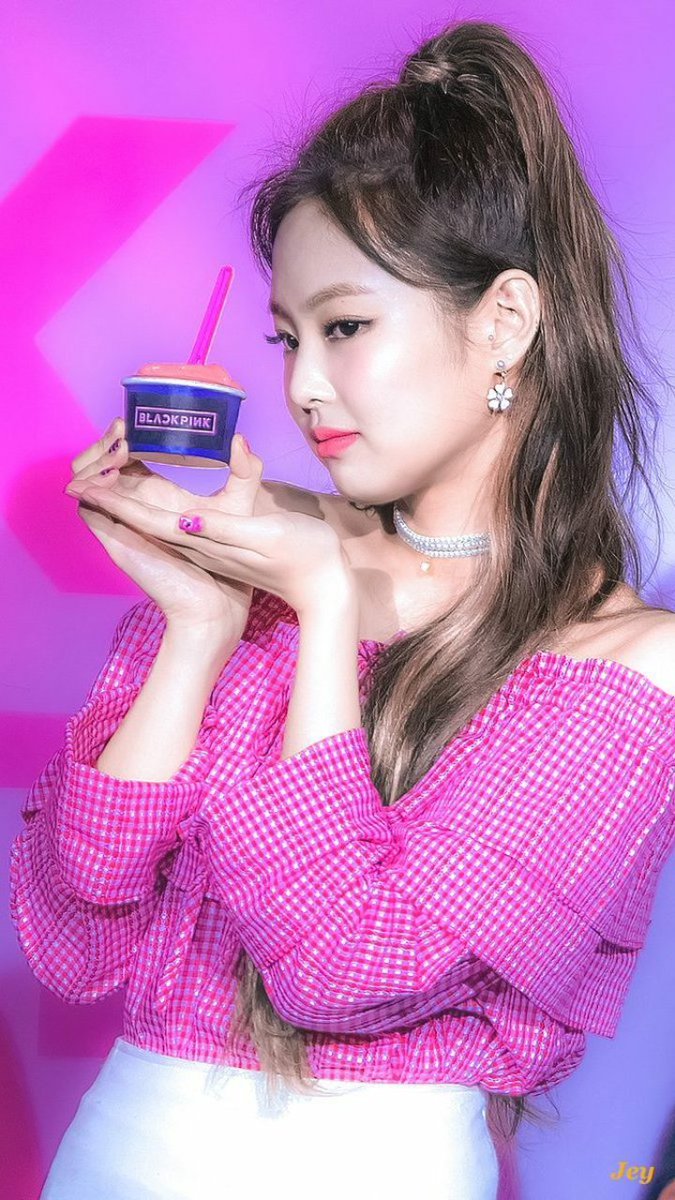 bpwallpapers's tweet photo. #Jennie Wallpapers #1 💖💖 
-
-
-
#BLACKPINK #BLACKPINKWALLPAPERS #JennieWallpapers #LisaWallpapers #RoséWallpapers
#JisooWallpapers https://t.co/vTNV0zoPEx