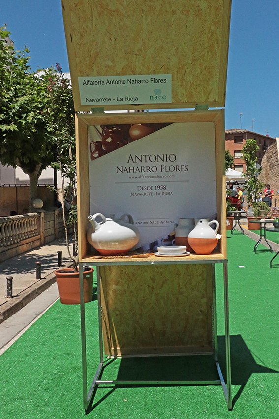Feria_NACE's tweet photo. Hoy recordamos a los #alfareros locales que estuvieron presentes en #NACE2017 #alfarería #cerámica #navarrete #artesanía #artesanos https://t.co/VgGZrnzOVP