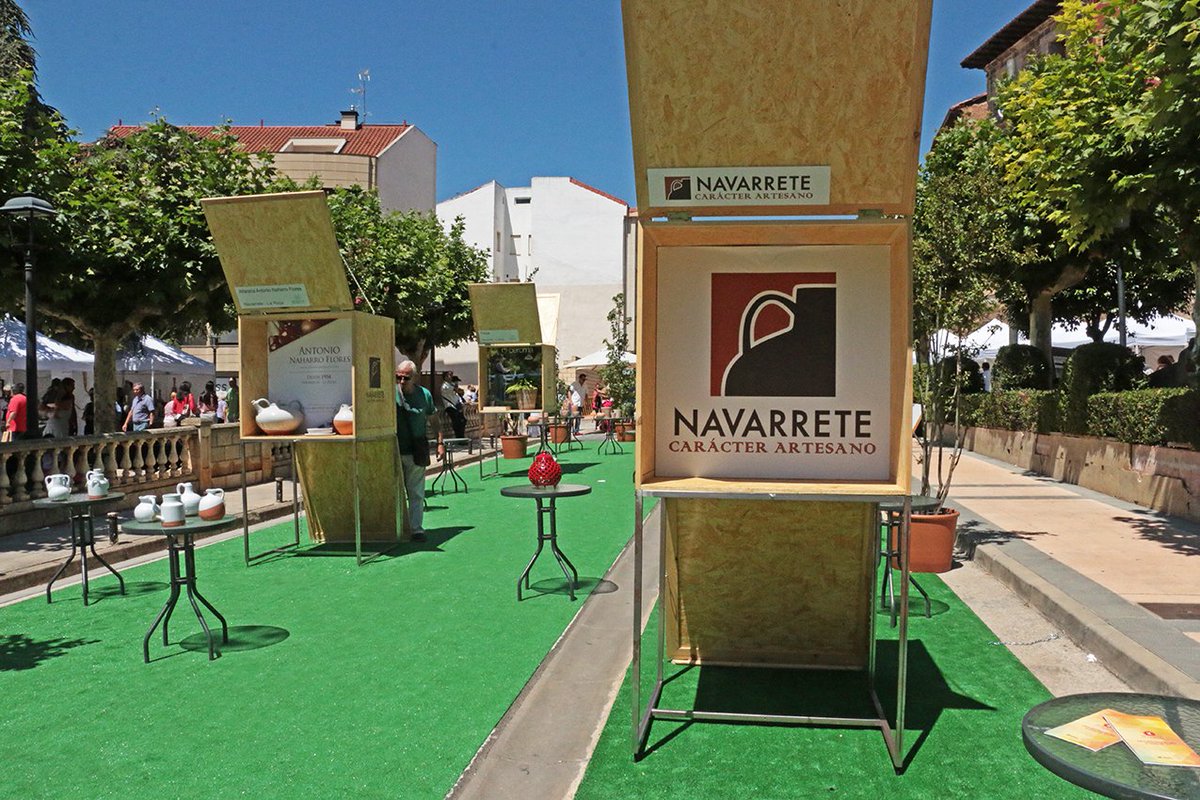 Feria_NACE's tweet photo. Hoy recordamos a los #alfareros locales que estuvieron presentes en #NACE2017 #alfarería #cerámica #navarrete #artesanía #artesanos https://t.co/VgGZrnzOVP